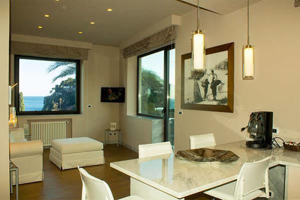 Apartamento Fenetre Sur Le Blue Taormina Exterior foto