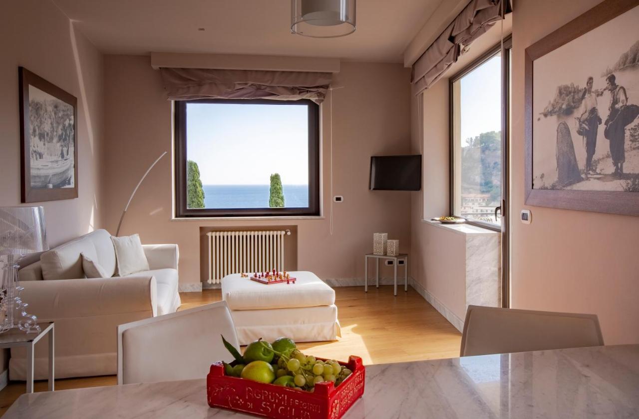 Apartamento Fenetre Sur Le Blue Taormina Exterior foto